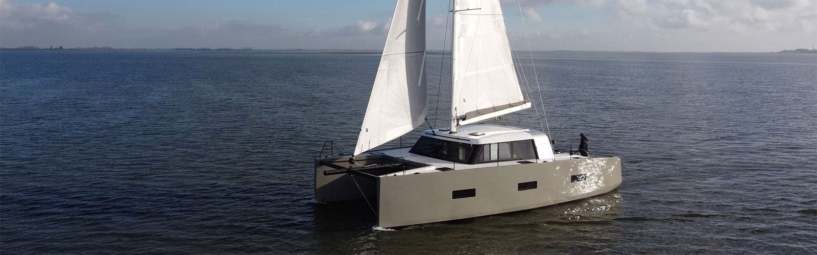 Vaan-R4-Sailing-1_Web2Cropped.jpg